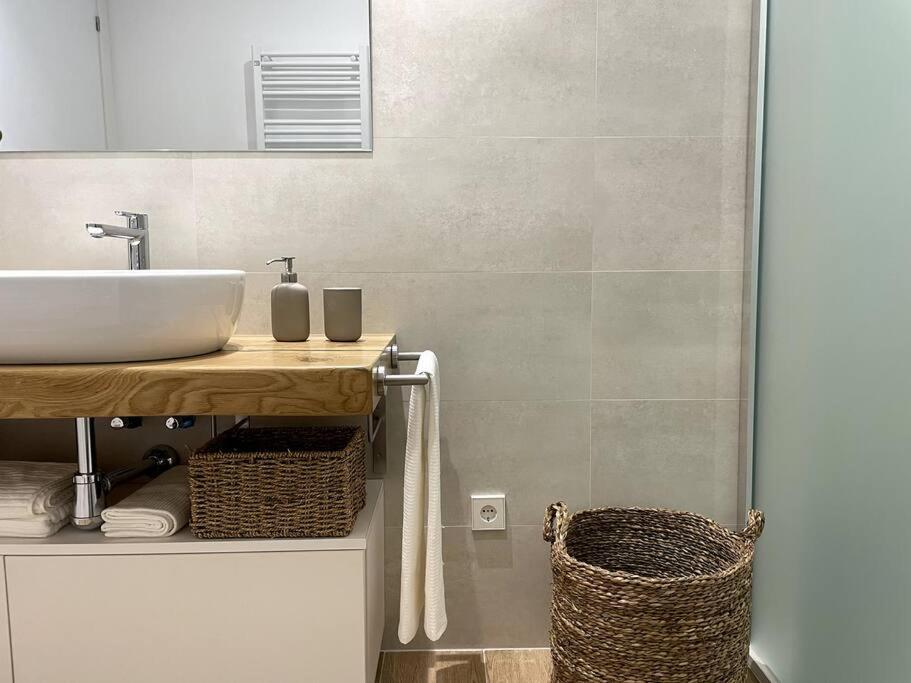 Apartamento Nuevo Centrico Frente Al Mar En Palamós Eksteriør billede